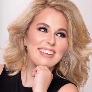 Meet your Posher, Dana